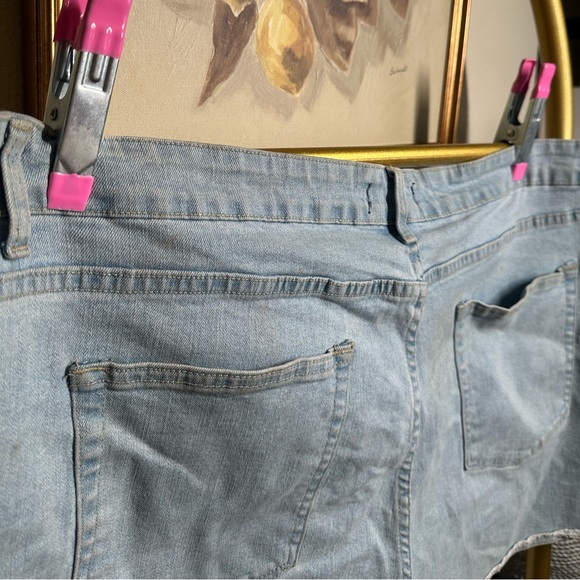 Forever 21 Light Wash Denim Jacket with Silver Buttons - Picture 5 of 5